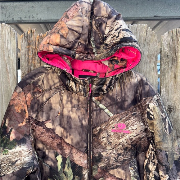 Women's Camouflage Hooded Jacket - Picture 2 of 12